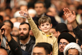 دیدار هزاران نفر از اقشار مختلف مردم با رهبر انقلاب