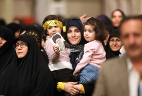 دیدار هزاران نفر از اقشار مختلف مردم با رهبر انقلاب