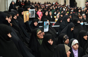 دیدار هزاران نفر از اقشار مختلف مردم با رهبر انقلاب