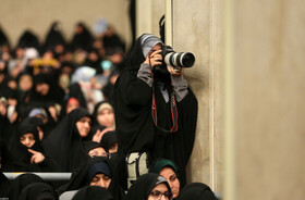دیدار هزاران نفر از اقشار مختلف مردم با رهبر انقلاب