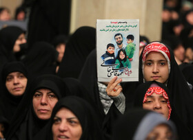 دیدار هزاران نفر از اقشار مختلف مردم با رهبر انقلاب