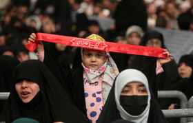 دیدار هزاران نفر از اقشار مختلف مردم با رهبر انقلاب