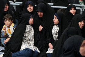 دیدار هزاران نفر از اقشار مختلف مردم با رهبر انقلاب