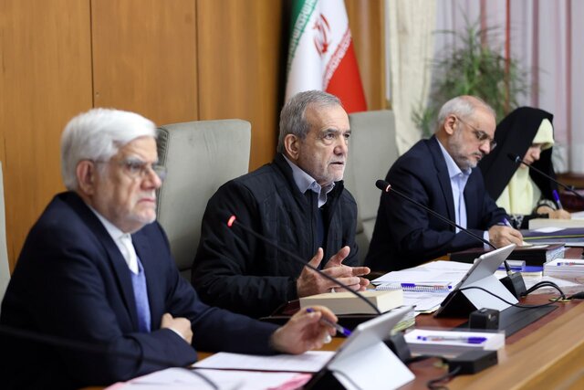 پزشکیان خبر داد: تجهیز ادارات دولتی به پنلهای خورشیدی پزشکیان خبر داد: تجهیز ادارات دولتی به پنلهای خورشیدی