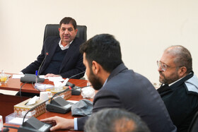 نشست هم‌اندیشی مدیران اندیشکده‌ها با محمد مخبر مشاور و دستیار رهبری