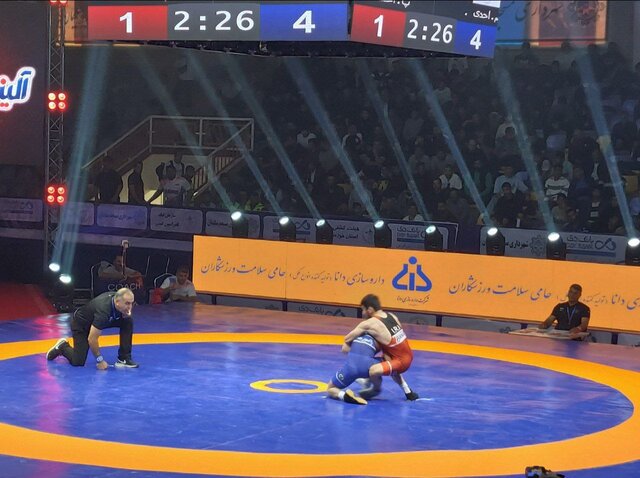 عکس خبر تزئینی است قضاوت داوران بینالمللی کهگیلویه و بویراحمد در مسابقات قهرمانی کشتی کشور