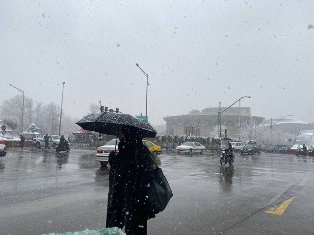 عکس آرشیوی است. بارندگی و کاهش محسوس دمای تهران از بعدازظهر امروز