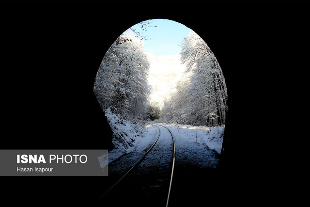عکس تزیینی است تردد قطارها در مسیر ریلی مشهد عادی است/ یخ زدگی سوزن های ریل رفع شد