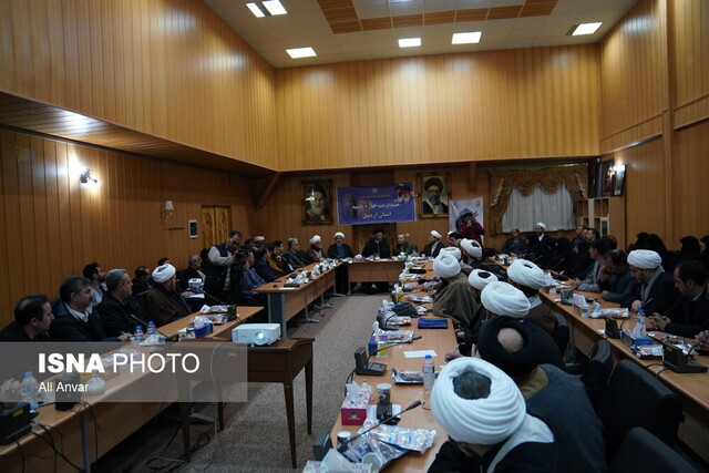 اساتید حوزه و دانشگاه برای تقویت باورهای دینی جوانان تلاش کنند اساتید حوزه و دانشگاه برای تقویت باورهای دینی جوانان تلاش کنند