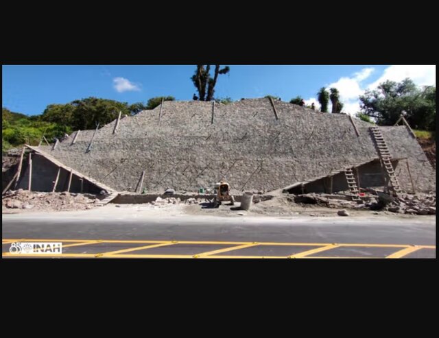 کشف سازه هزار ساله هنگام ساخت بزرگراه کشف سازه هزار ساله هنگام ساخت بزرگراه