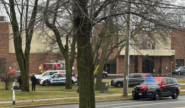 عکس: آسوشیتدپرس تیراندازی در مدرسه ای در «ویسکانسین» آمریکا ۳ قربانی گرفت