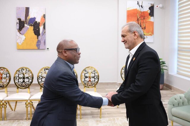 دیدار پزشکیان و دبیرکل دی۸ دیدار پزشکیان و دبیرکل دی۸