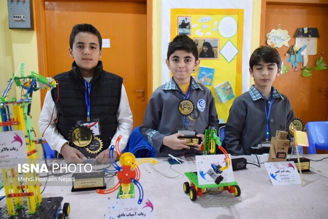 افتتاح نمایشگاه دستاوردهای تحقیقاتی و پژوهشی دانش آموزان شهرستان آستارا