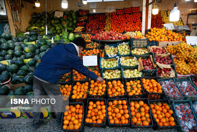 برپایی بازارچه‌های شب یلدا در مناطق مختلف تهران/ استقبال شهروندان از بازارچه فرهنگسرای اشراق