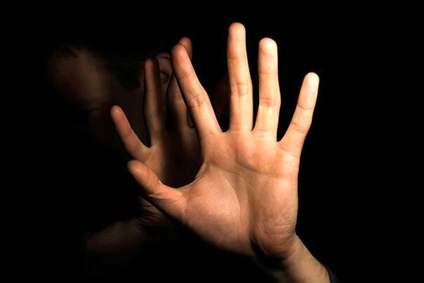 مقابله با خشونت علیه زنان؛ از حرف تا عمل