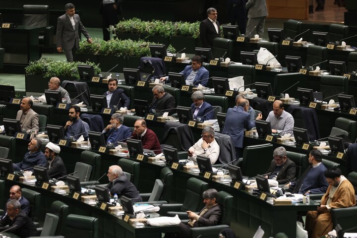دبیران هیئت رئیسه مجلس مشخص شدند