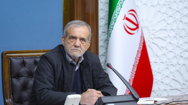 برگزاری جلسه بررسی راهکارهای رفع کاستیهای زنجیره تولید و توزیع سوخت برگزاری جلسه بررسی راهکارهای رفع کاستیهای زنجیره تولید و توزیع سوخت