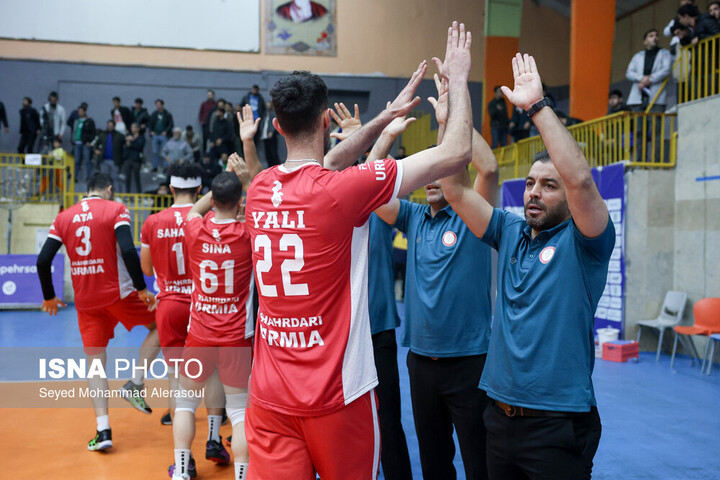 چرا داور به نفعشان سوت میزند، چیزی نمیگویند؟/ به هیچکس قول قهرمانی ندادهام