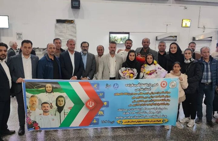 مراسم استقبال از ملیپوشان کاراته ناشنوایان فارس برگزار شد مراسم استقبال از ملیپوشان کاراته ناشنوایان فارس برگزار شد