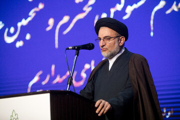 سید مهدی خاموشی، رئیس سازمان اوقاف و امور خیریه در اختتامیه اولین جشنواره ملی اعطای نشان نیکوکاری