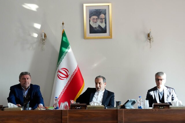 تاکید عراقچی بر لزوم هماهنگی میدان، دیپلماسی و رسانه در سیاست خارجی تاکید عراقچی بر لزوم هماهنگی میدان، دیپلماسی و رسانه در سیاست خارجی