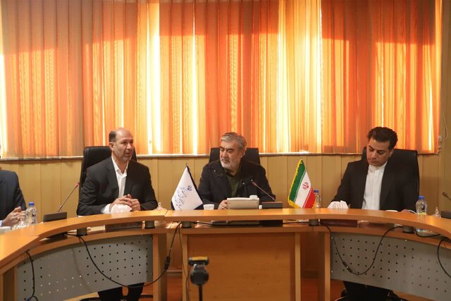 کار مردم را در ثبت احوال تسهیل کنیم کار مردم را در ثبت احوال تسهیل کنیم