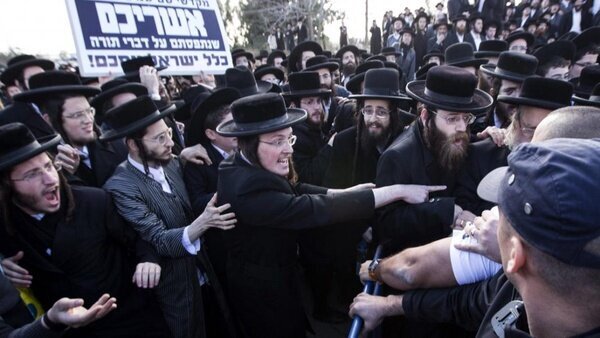 قراردادهای ۶ میلیارد دلاری وزارت نفت/ مذاکرات ترکیه و سوریه برای ترسیم مرزها/ کشف فرار مالیاتی ۷ صندوق قرضالحسنه