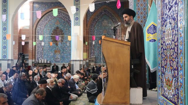 منتظر برنامههای دولت برای معیشت مردم هستیم