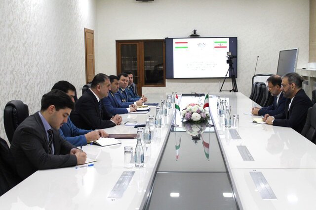 بررسی توسعه همکاریهای گمرکی در دیدار دیپلمات ایرانی با یک مقام تاجیکستان