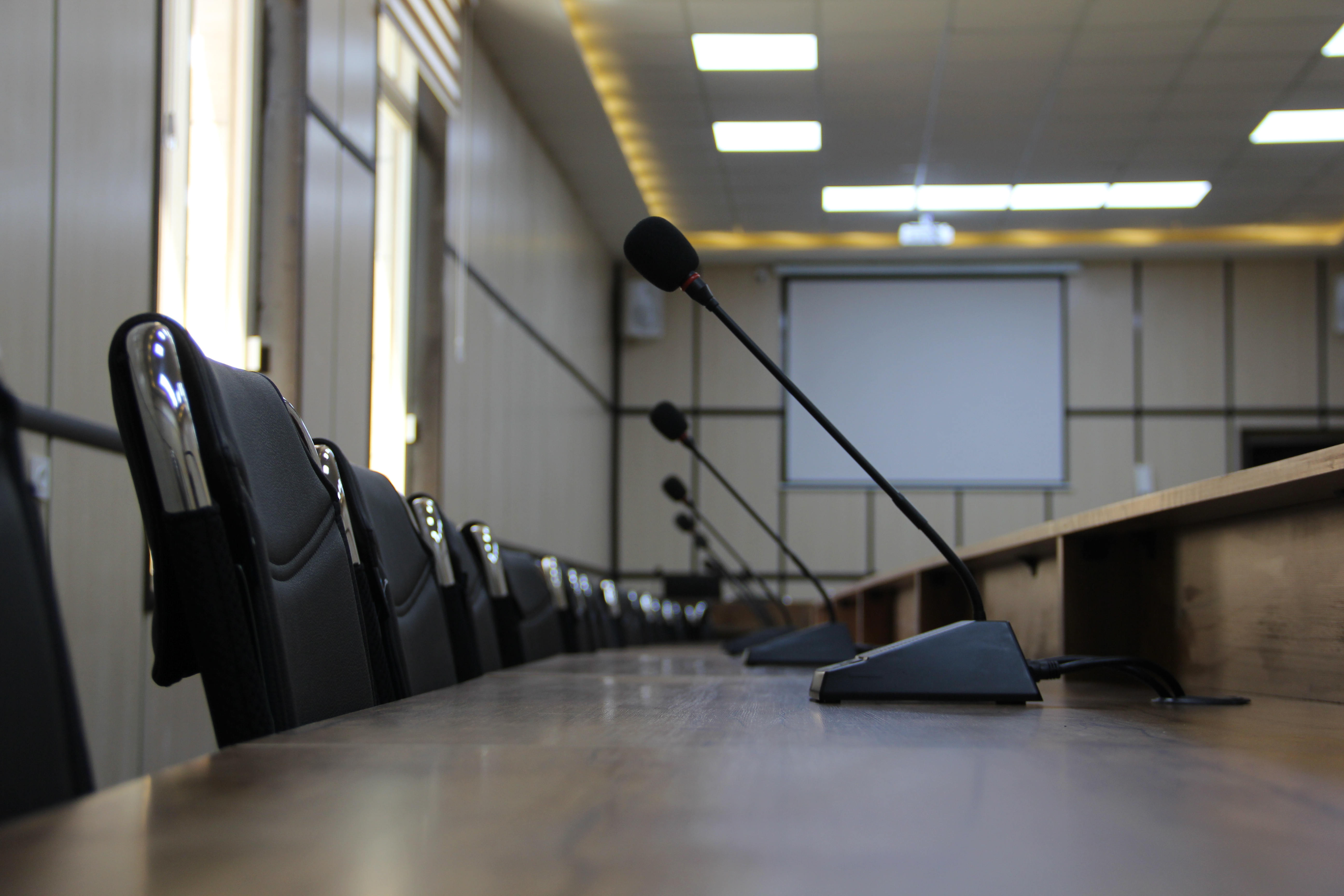 برگزاری جلسات حرفهای با سیستمهای کنفرانس صامع