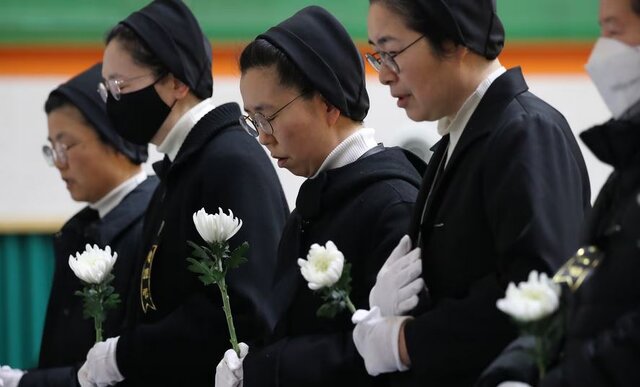 سقوط هواپیما در کره جنوبی؛ از انتقادها به طراحی فرودگاه تا دستور رئیسجمهور موقت برای بازرسی خطوط هوایی