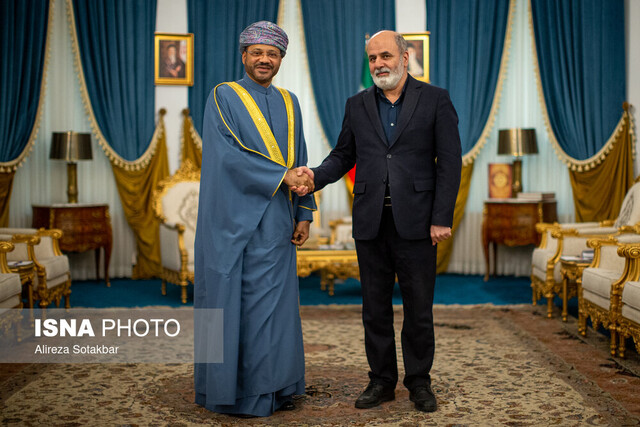 دیدار وزیر خارجه عمان با احمدیان