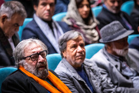 محمدعلی حسيننژاد، مدیر سابق فرهنگی و مسعود کیمیایی در آیین بزرگداشت خالق قیصر