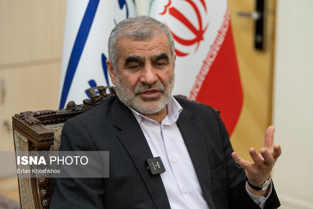 نیکزاد: سردار سلیمانی در دلها نفوذ داشت/ خوش به حال حاج قاسم که قهرمان ملی شد