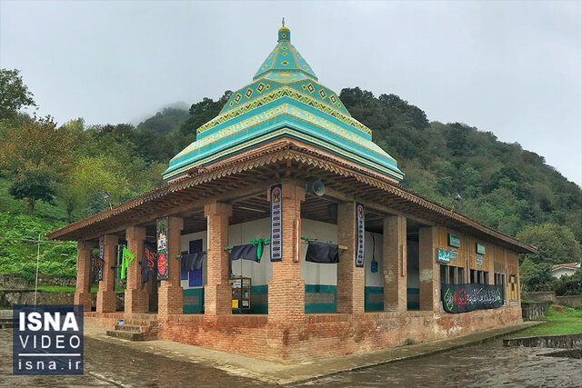 ویدیو/ مقبره شیخ زاهد گیلانی؛ بقعهای تاریخی میان مزارع چای ویدیو/ مقبره شیخ زاهد گیلانی؛ بقعهای تاریخی میان مزارع چای