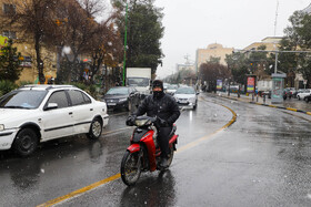 بارش اولین برف زمستانی در اصفهان