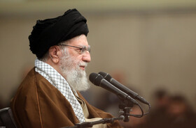 دیدار جمعی از خانواده‌های شهدای مدافع حرم و مقاومت در پنجمین سالگرد شهید سلیمانی با رهبر انقلاب