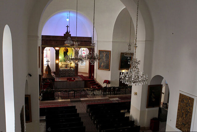 جشن سال نو در کلیسای تاریخی با محرابی کمنظیر در تهران + تصاویر