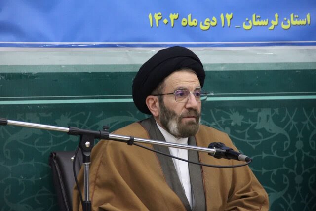 معبر و مسیر زندگی مفاخر میتواند به عنوان الگویی برای نسل امروز باشد معبر و مسیر زندگی مفاخر میتواند به عنوان الگویی برای نسل امروز باشد
