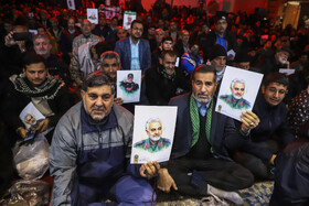 حال و هوای گلزار شهدای کرمان در شب سالگرد شهادت حاج قاسم سلیمانی