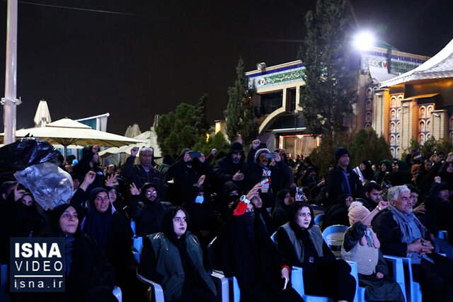 ویدیو/ حضور دوستداران حاج قاسم در گلزار شهدای کرمان ویدیو/ حضور دوستداران حاج قاسم در گلزار شهدای کرمان