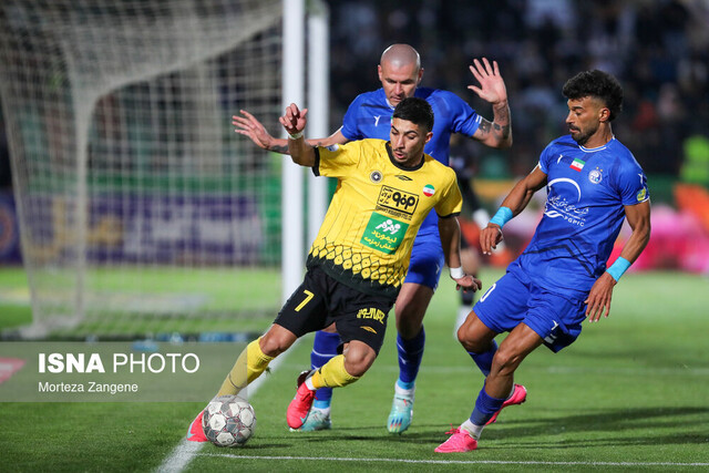 واکنش مربی استقلال به امتناع رامین رضاییان قبل از گل تساوی سپاهان واکنش مربی استقلال به امتناع رامین رضاییان قبل از گل تساوی سپاهان