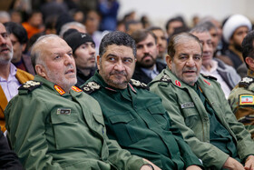 محمود چهارباغی، رئیس دایره آموزش قرارگاه مرکزی خاتمالانبیا. جواد استکی، فرمانده قرارگاه سیدالشهدا. مجتبی فداء، فرمانده سپاه صاحبالزمان