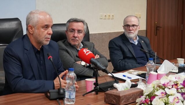 مکتب حاج قاسم سلیمانی به عنوان یک الگوی مدیریتی مورد توجه قرار گیرد مکتب حاج قاسم سلیمانی به عنوان یک الگوی مدیریتی مورد توجه قرار گیرد