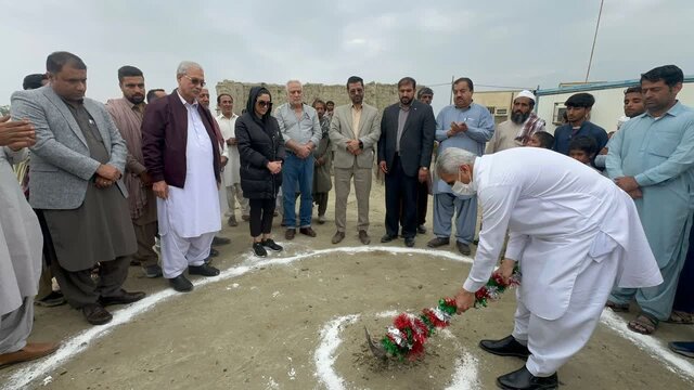 مدرسه سه‌ کلاسه در بخش باهوکلات دشتیاری کلنگ زنی شد