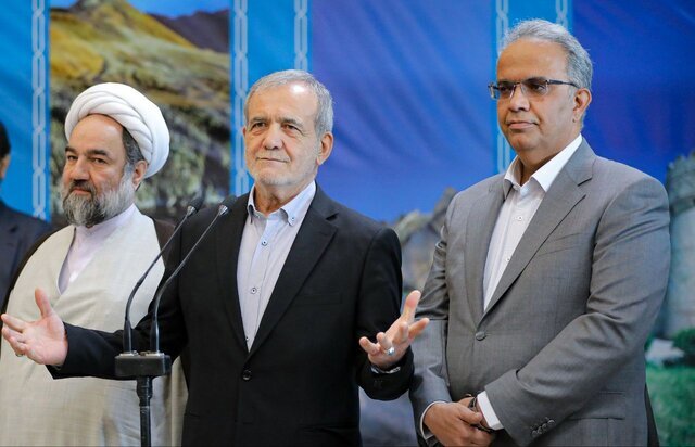 تصویر آرشیوی است رییس جمهوری پایان هفته مهمان مردم سیستان و بلوچستان است