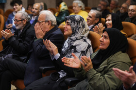 نادره رضایی، معاون هنری وزیر ارشاد در مراسم تجلیل از هنرمندان پیشکسوت دی ماه