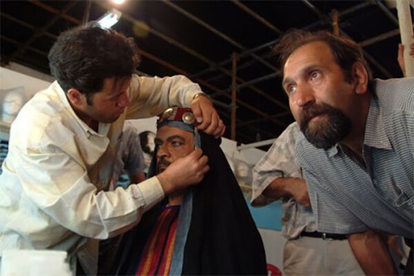 نمایی از پشت صحنه سریال مختارنامه / گریم مهدی فخیم زاده با حضور داود میرباقری قطار هنرنمایی فخیمزاده بر ریل «سلمان فارسی» میافتد؟