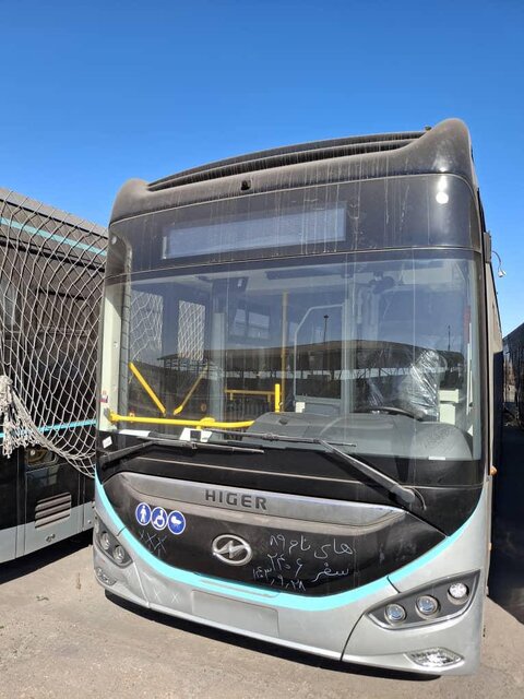 حضور اتوبوسرانی تهران در گمرک بندرعباس برای تسریع در ترخیص اتوبوسهای چینی