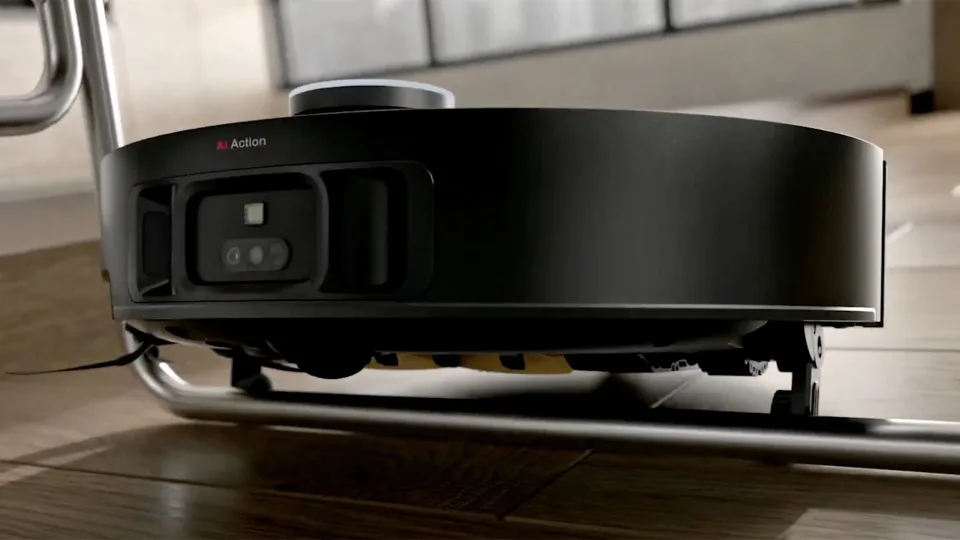 این جارو رباتیک از پلهها بالا میرود